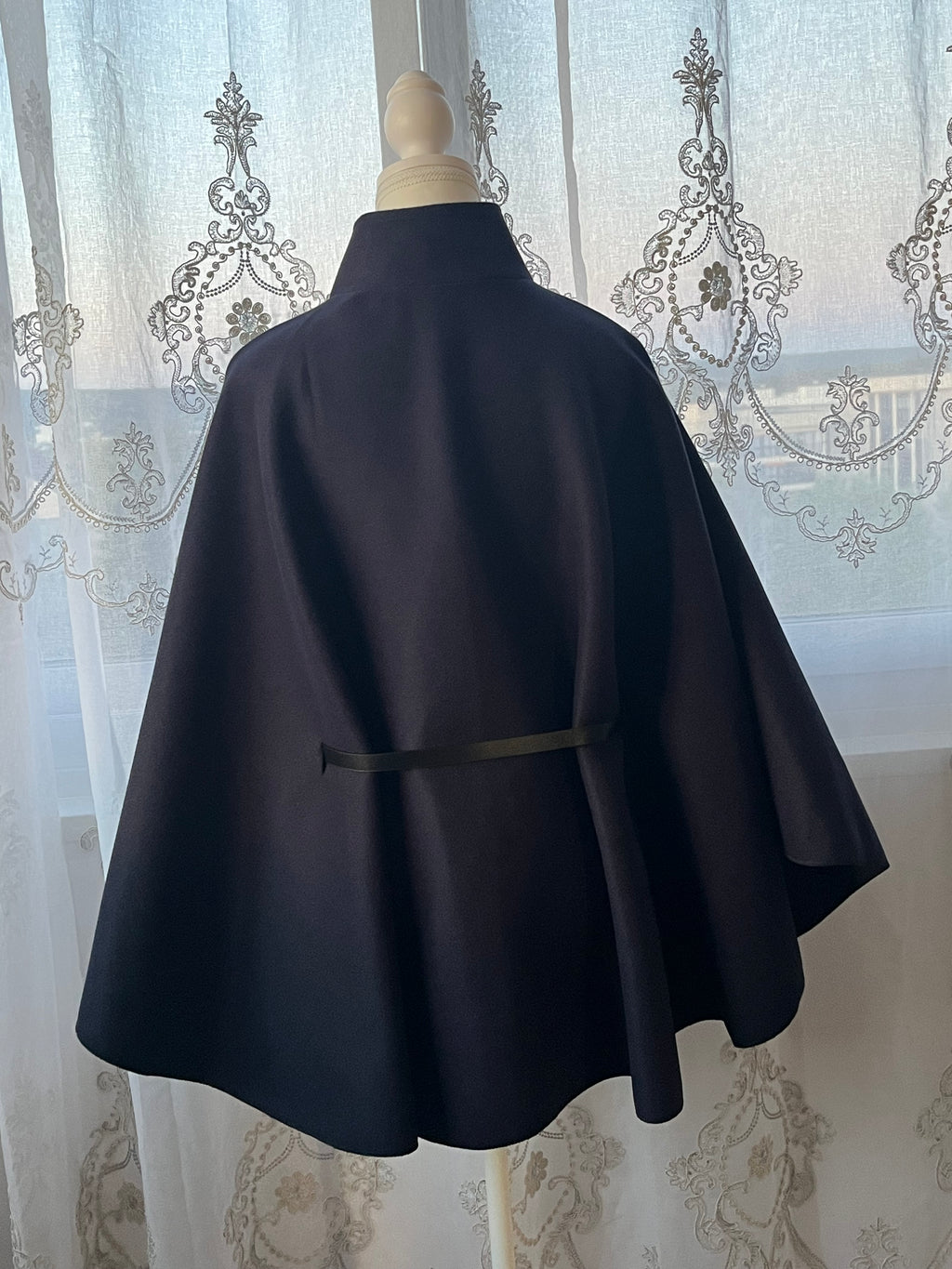 Cape Élégante Femme à Col Montant avec Ceinture